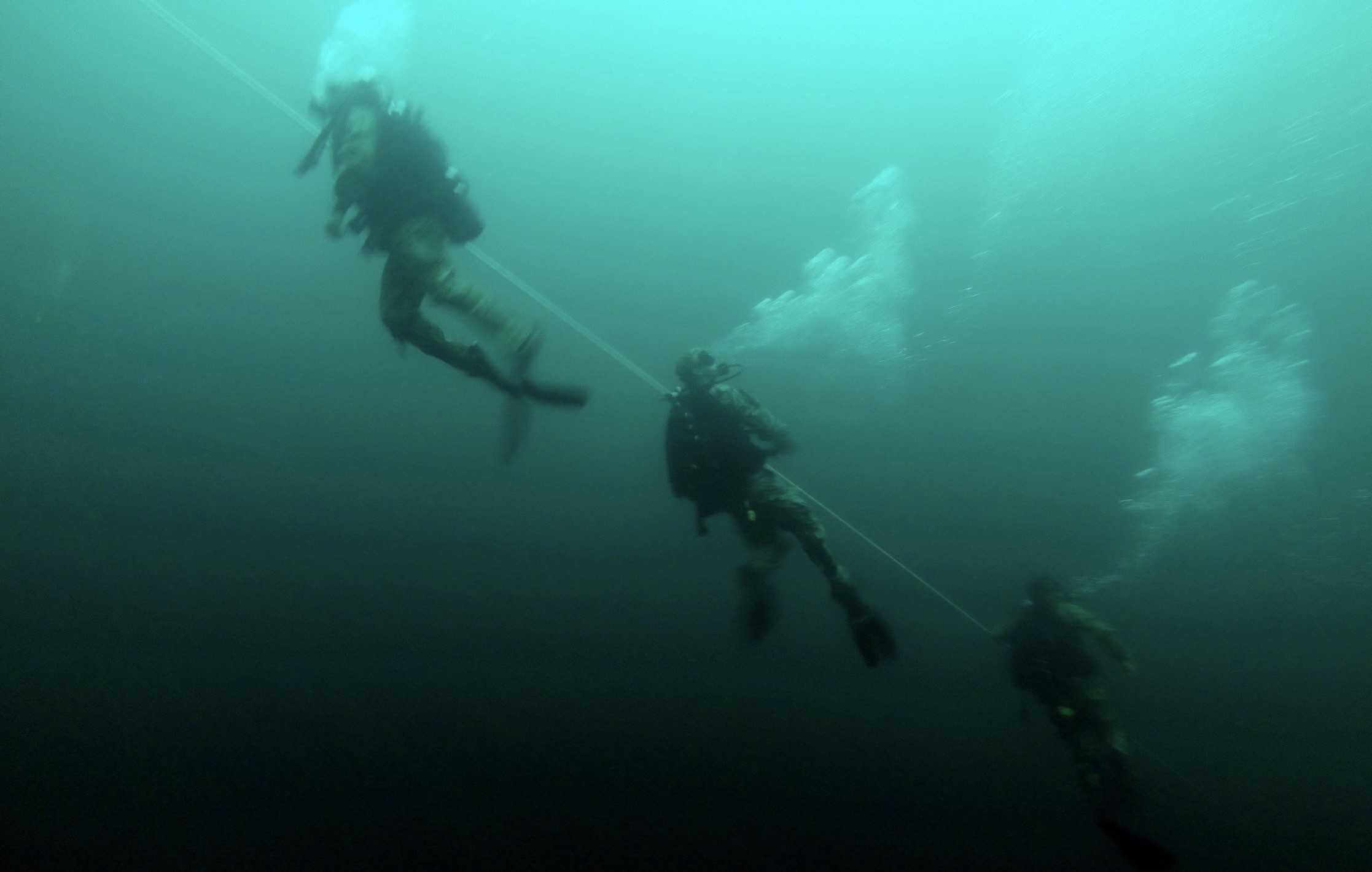 20th Special Forces Group soldiers conduct dive operations. 